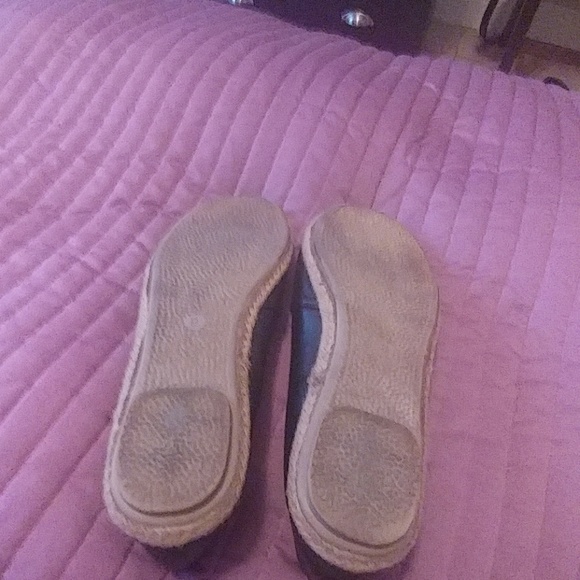 Shoes - Picture 3 of 4